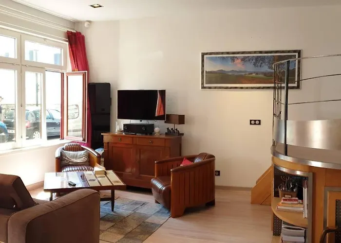 Apartament Loft Au Centre Ville, Calme, 200m De La Saint-Jean-de-Luz